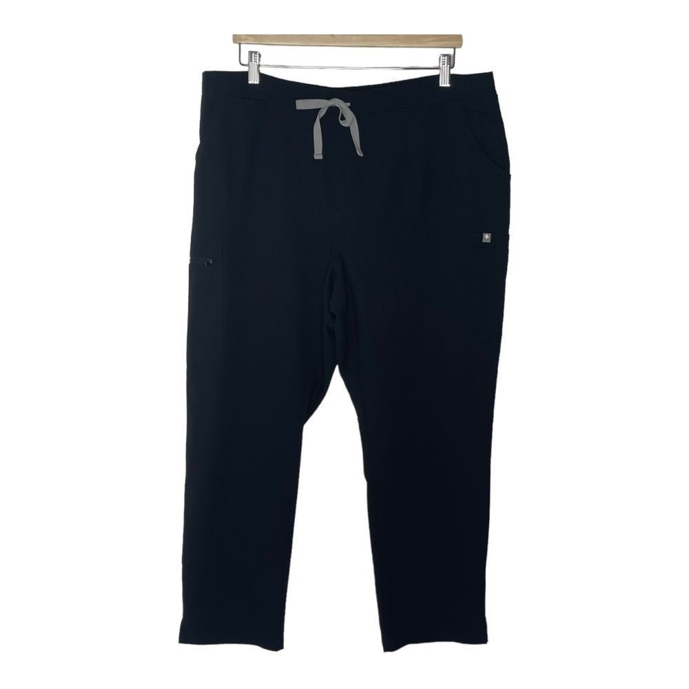 Figs Yola Skinny Scrub Pants in black